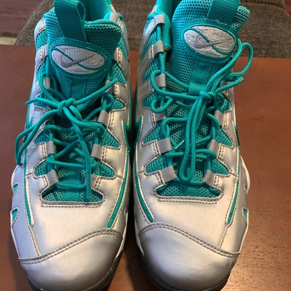 Nike - Picture 2 of 3